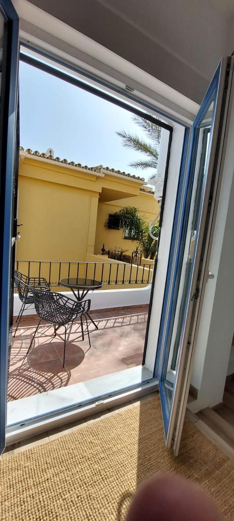 Villa Casita Junto Al Mar En El Puerto De Cabopino Marbella Exterior foto