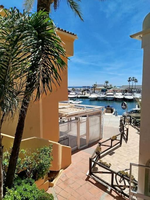 Villa Casita Junto Al Mar En El Puerto De Cabopino Marbella Exterior foto